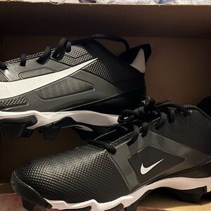 Nike Men's Black and White Athletic Shoes